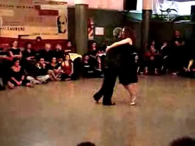 Video thumbnail for Ezequiel y María Antonieta, tango. Buenos Aires, agosto 2011