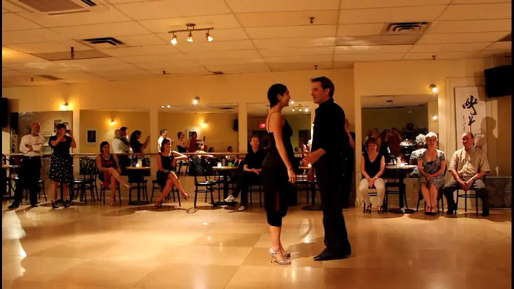Video thumbnail for Mariana Dragone y Tomás Howlin - Studio Tango Montreal - Clase 2