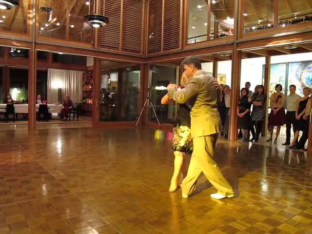 Video thumbnail for Irina Petrichenko & Dmitry Viktorov. Tango-evening @ Villa Marta. 25.10.2015.
