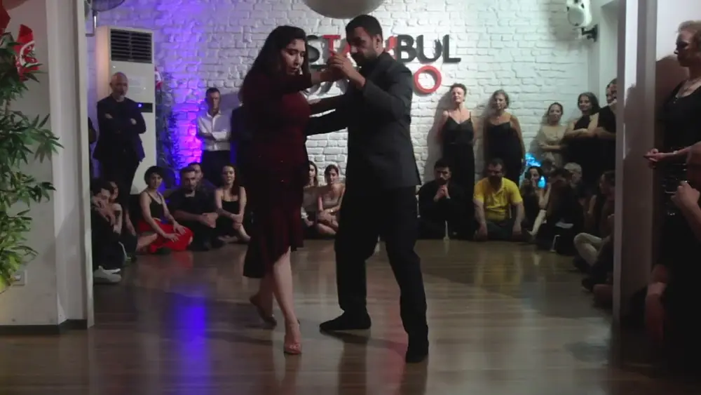 Video thumbnail for Yasemin Toprak & Erencem Morkoç at 333