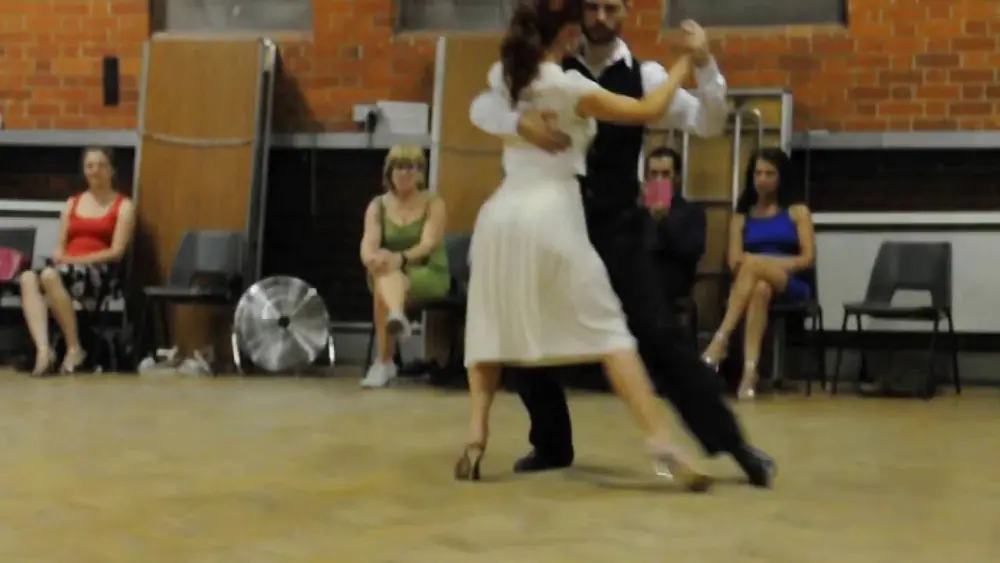 Video thumbnail for Cristian Petitto & Alexandra Wood Colgadas at Reading Tango Club