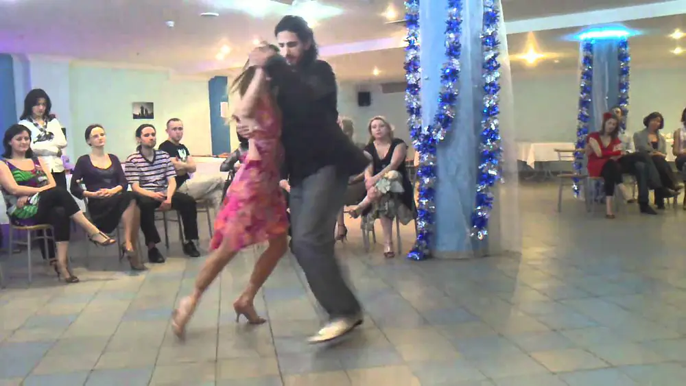 Video thumbnail for Pedro Farias y Julieta Falivene. Perfomance 2. White tango Festival in Moscow 2010