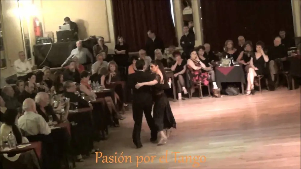 Video thumbnail for BETSABET FLORES y JONATHAN SPITEL Bailando el Tango GALLO CIEGO en YIRA YIRA MILONGA