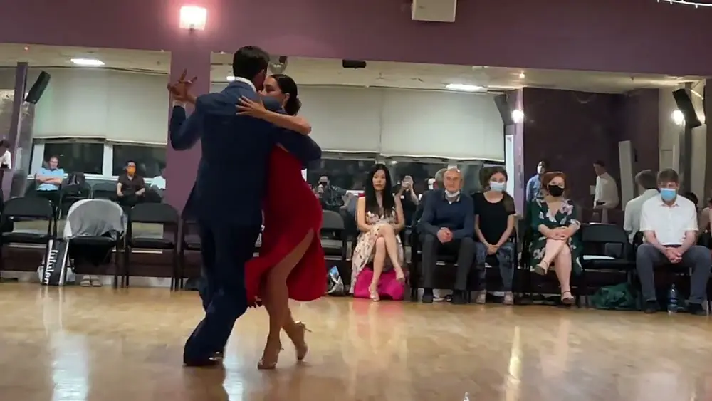 Video thumbnail for Argentine Tango. Maxi Copello and Raquel Makow (1)