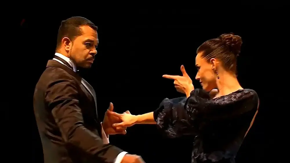 Video thumbnail for #14 Carlos Santos David & Mirella Santos David(16th/8.729/NL) - Mundial de Tango 2022