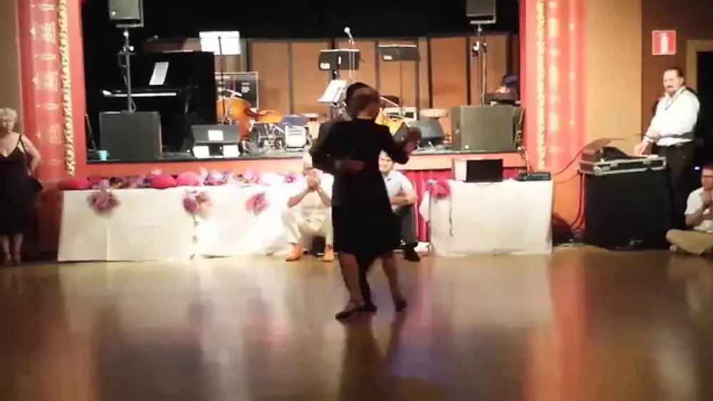 Video thumbnail for Ivan Terrazas and Sara Grdan - Dancing 3/4 milonga, argentine Tango (2014-07-26 Tampere, Finland)