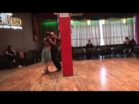 Video thumbnail for Carlitos Diaz y Claudia Jakobsen. Milonga. 13-09-2018 salon "Sol de Arrabal"
