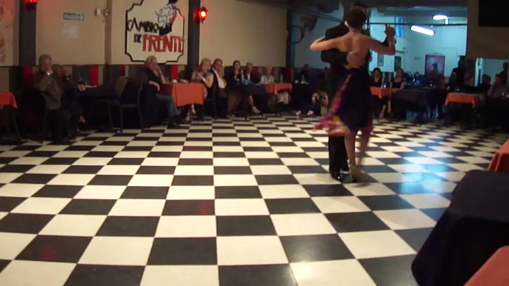 Video thumbnail for Sin Rumbo, bailan Florencia Borgnia y Marcos Dario Pereira 1/3
