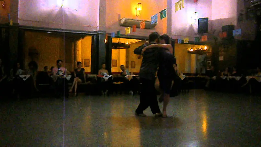 Video thumbnail for Virginia Cutillo y Jose Halfon en El Motivo Tango, 22/4/13