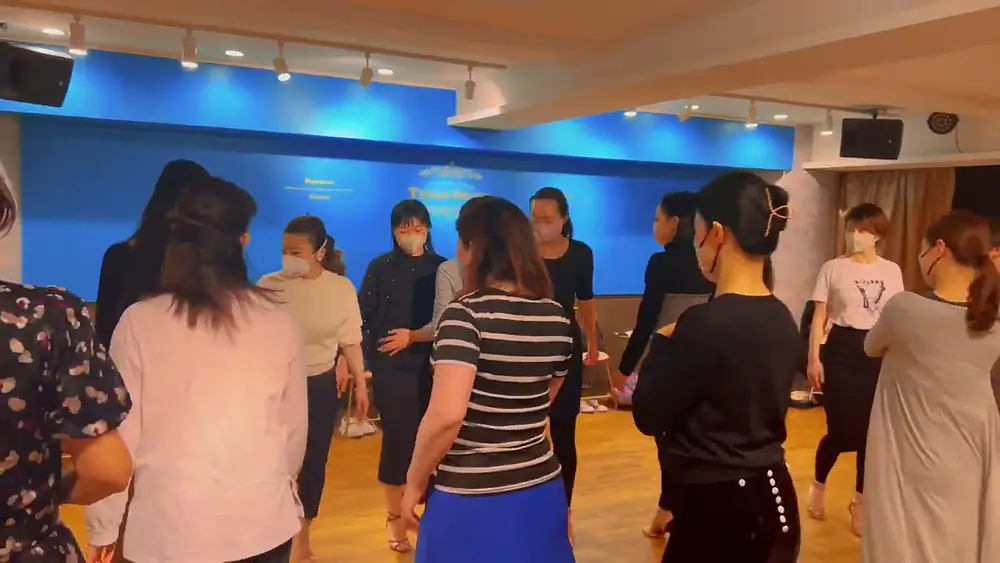 Video thumbnail for Adornos con Yanina Quiñones Milonga en Tokyo