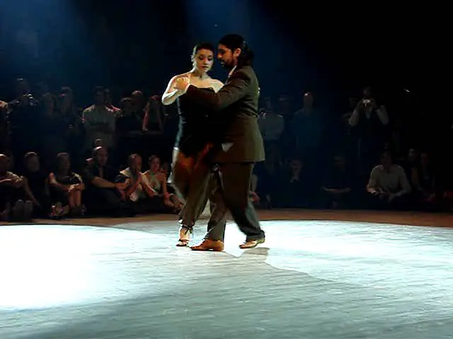 Video thumbnail for Adiadna Naveira and Fernando Sanchez, Istanbul tango ritual 2011