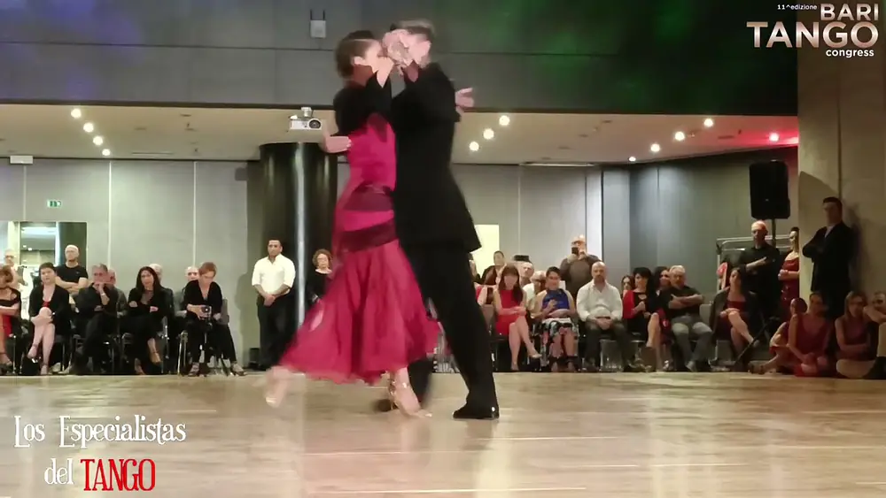 Video thumbnail for Bruna Estellita y Julian Sanchez @ Bari Tango Congress 2023_3/3