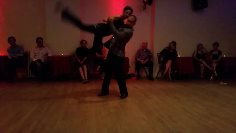 Video thumbnail for Argentine tango: Carla Marano & Octavio Fernandez - Milonga del 900