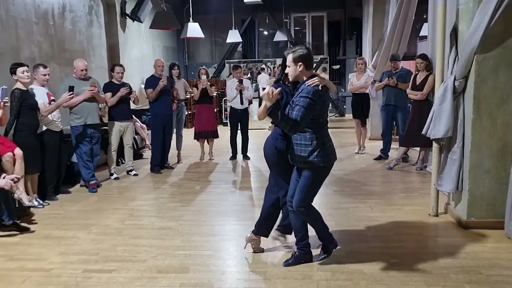 Video thumbnail for Tango: Multiple rhythmical ganchos | Mikhail Tchudin - Elvira Kashkarova