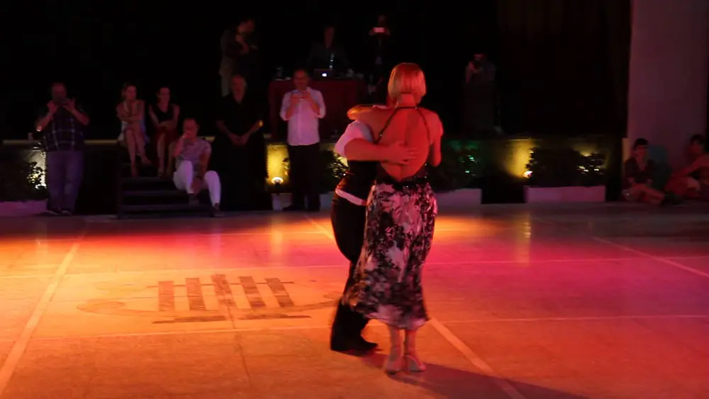 Video thumbnail for Sitges Tango Festival 2016 - Alejandra Martinan y Aoniken Quiroga - milonga