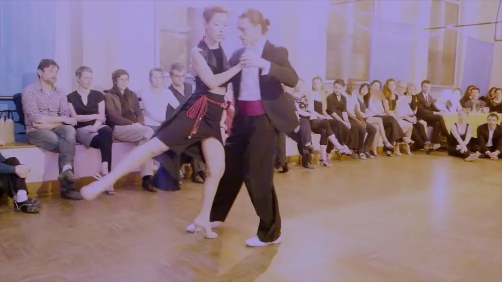 Video thumbnail for Tymoteusz Ley y Mila Vigdorova  Di Sarli   Pomar : Bailemos at Show La La