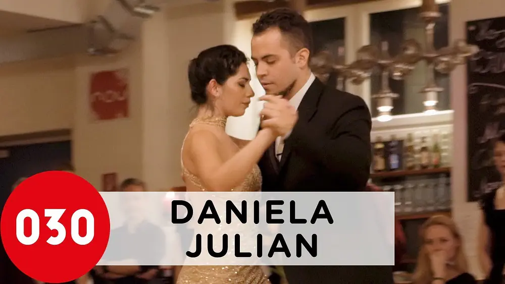 Video thumbnail for Daniela Barria and Julian Vilardo – Oro de ley