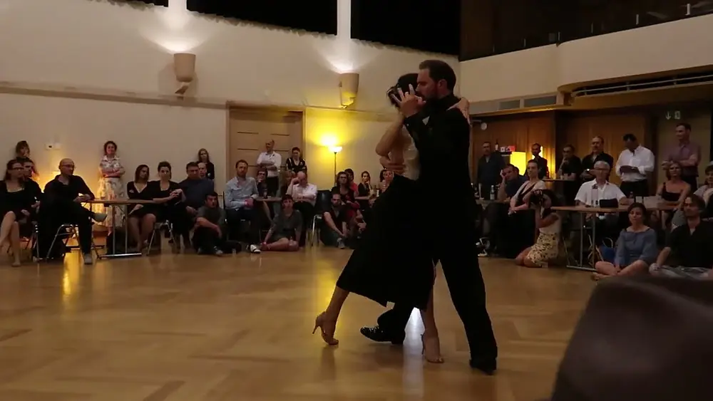 Video thumbnail for Camila Ameglio & René-Marie Meignan dance Anibal Troilo & Alberto Marino - Margo
