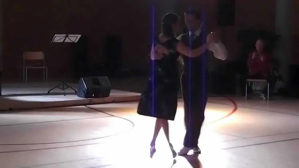 Video thumbnail for Pasi and Maria Laurén dancing Mañana zarpa un barco
