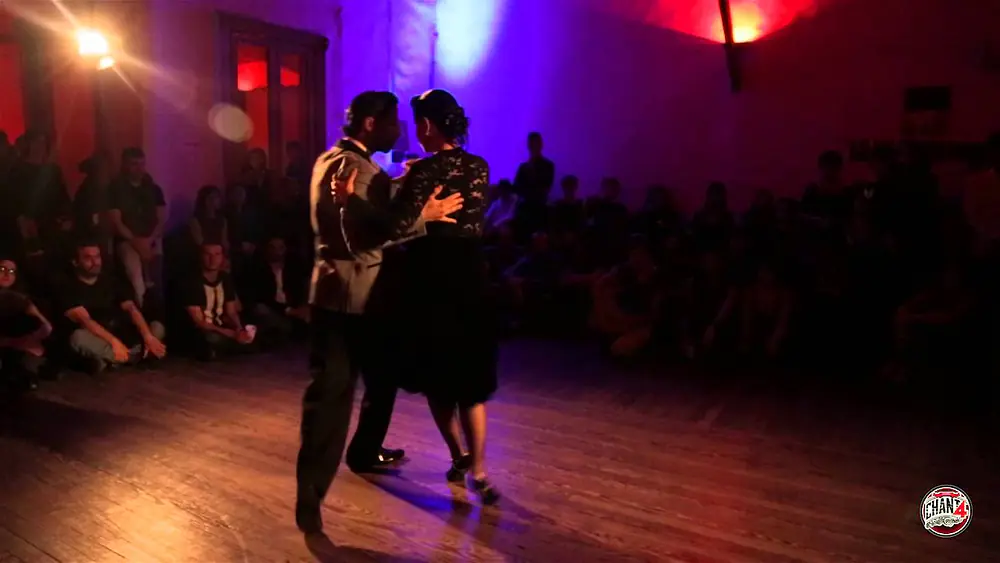 Video thumbnail for Cecilia Capello y Diego Amorin bailan en Chanta 4 Milonga / San Telmo, Buenos Aires.