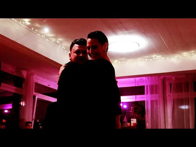 Video thumbnail for Bomba ! Cynthia Palacios & Sebastián Bolivar dance Juan D'Arienzo's De Antano.