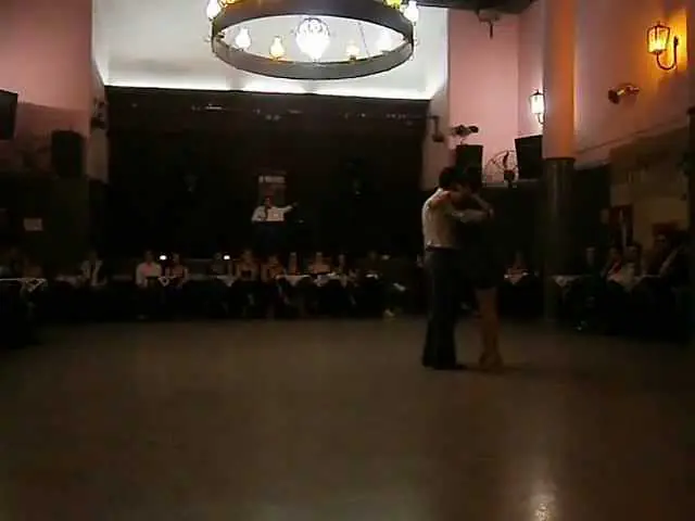 Video thumbnail for Greta Hekier & Flaqui Figueroa en El Motivo tango. 22-10-12. Milonga