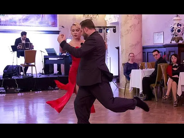 Video thumbnail for "Vals de Invierno / Winter vals"  Solo Tango orquesta, Maxim Gerasimov & Julia Osina