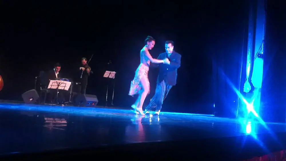 Video thumbnail for Mariano "Chicho" Frúmboli y Juana Sepulveda, Solo Tango Orchestra
